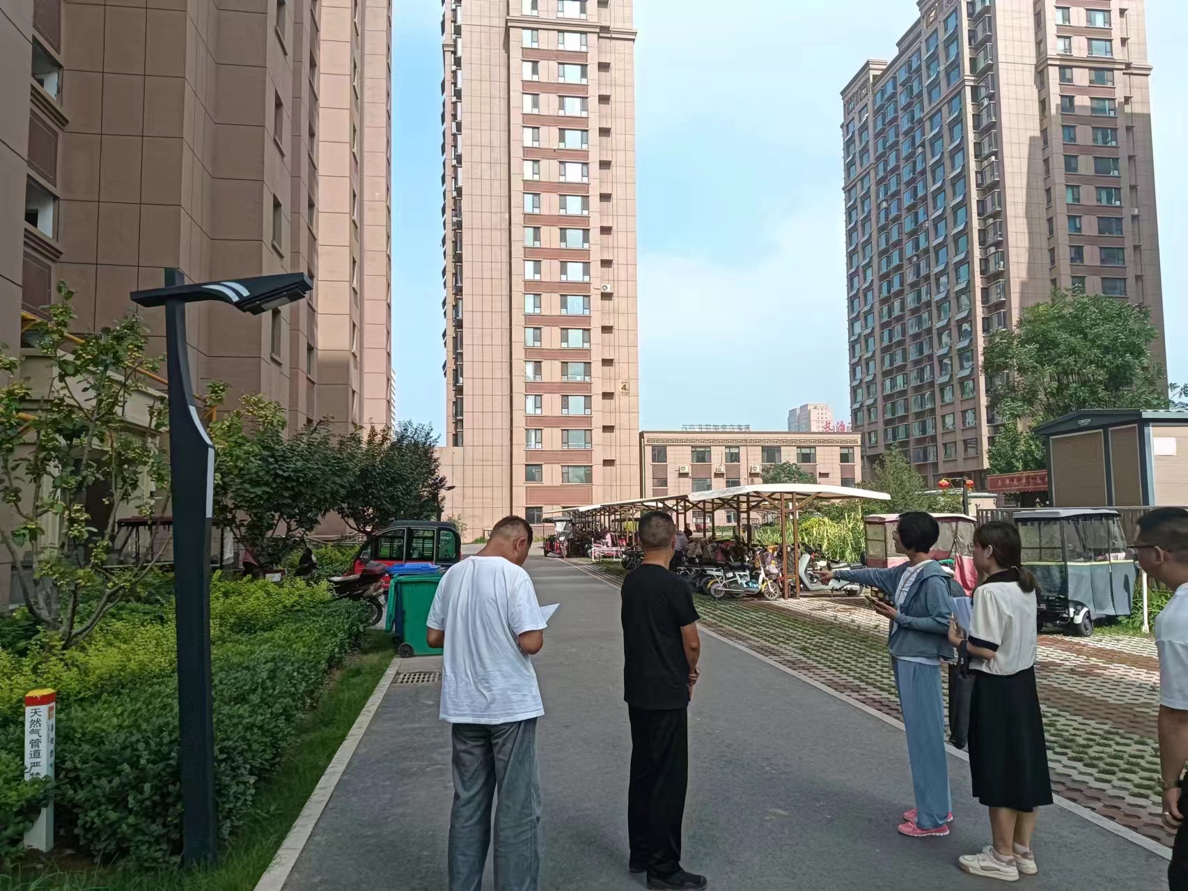 梁家莊一期、西二區(qū)水保驗(yàn)收現(xiàn)場.jpg